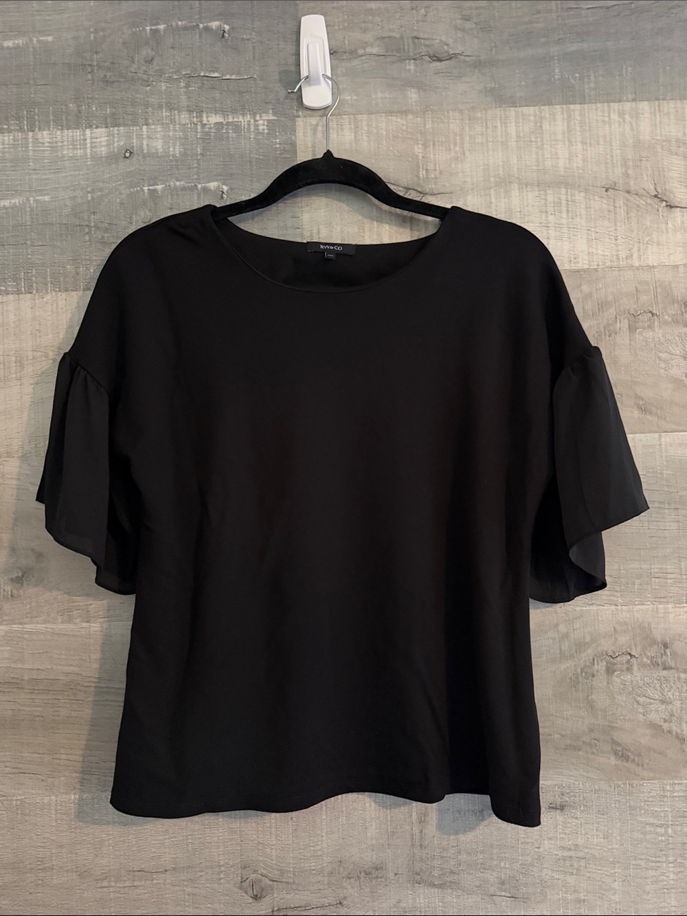 RW&CO. Black Relaxed Short-Sleeve Tee
